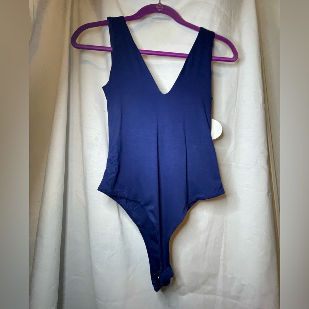 NWT Lulus Basic Navy Blue Body Suit Snap Thong Bottom Closure VNeck Size Small - Picture 3 of 8